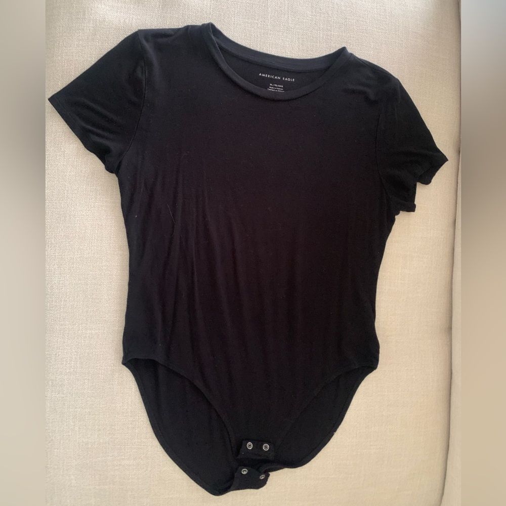 AMERICAN EAGLE: Black Short Sleeve Bodysuit